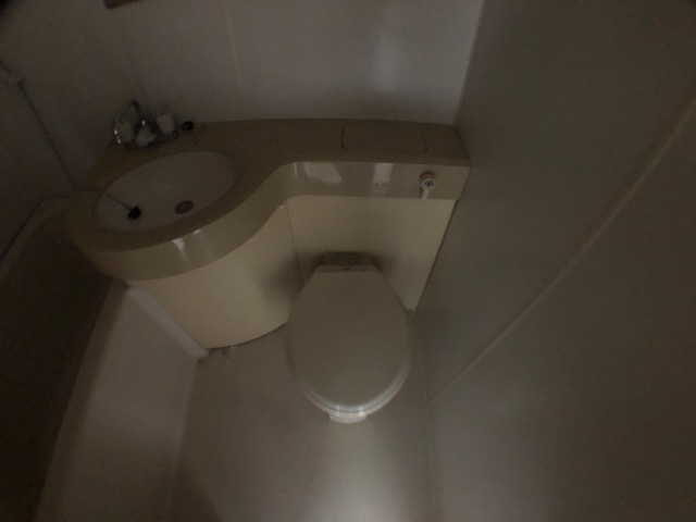 トイレ　浴室内にトイレがあります☆