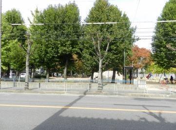 公園　新駅８号公園（公園）まで310m