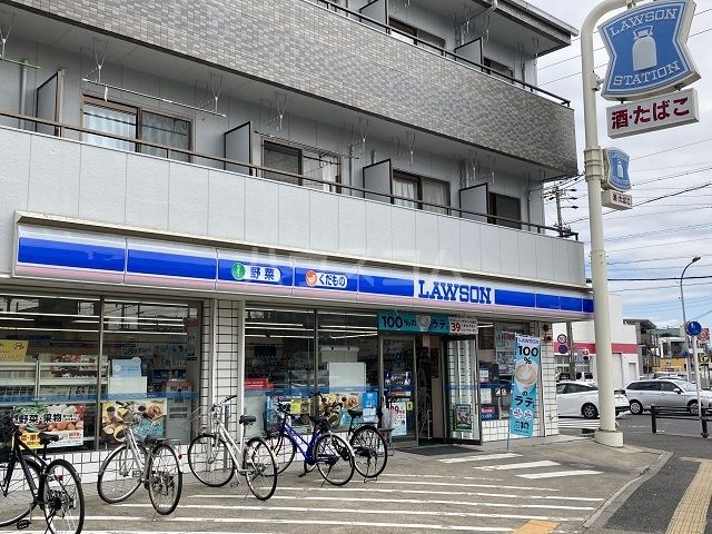 コンビニ　ローソン　ＪＲ八田駅前店（コンビニ）まで872m
