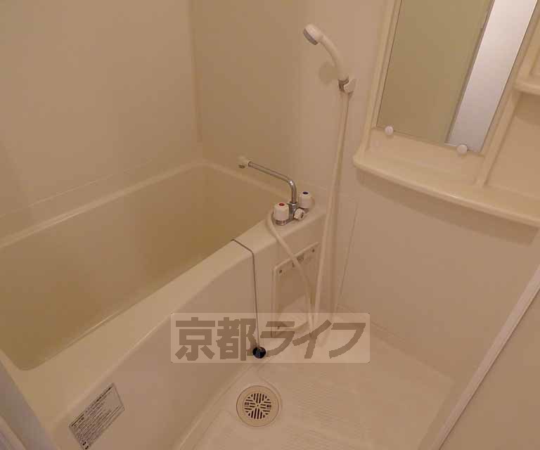 バス・シャワールーム　綺麗なお風呂です。