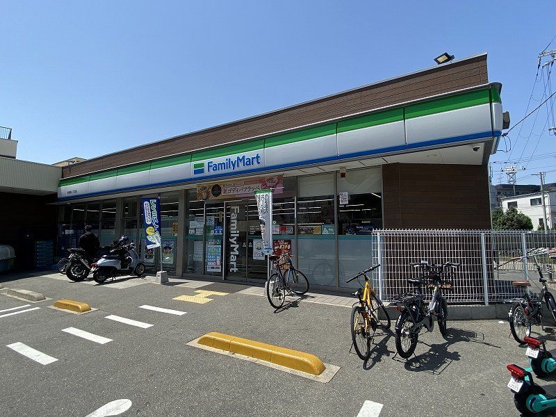 コンビニ　ファミリーマート井高野一丁目店（コンビニ）まで50m