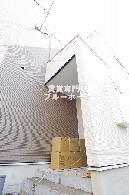 建物外観　2階建ての築浅アパートです！ペット飼育可！