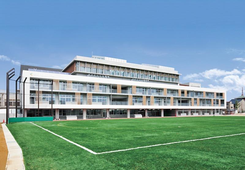 小学校　富山市立中央小学校（小学校）まで383m