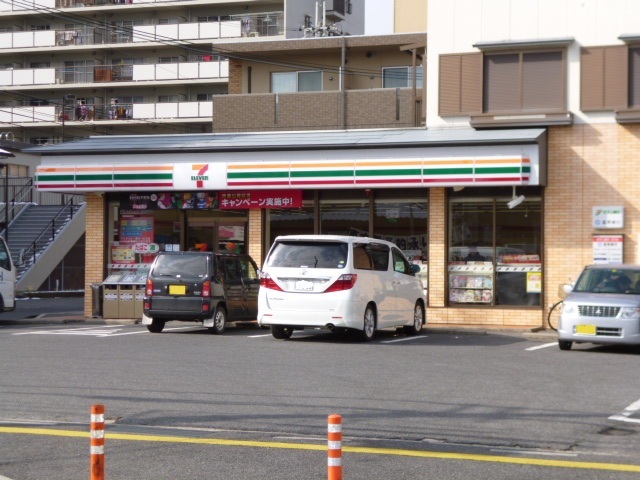 コンビニ　セブンイレブン守山駅東口店（コンビニ）まで600m