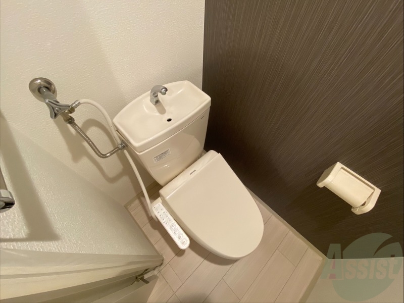 トイレ　ウォシュレット機能がついたトイレ。安心して使用できますね。
