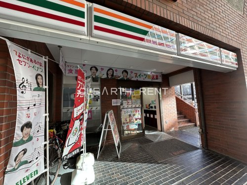 コンビニ　セブンイレブン 渋谷代々木2丁目店（コンビニ）まで294m