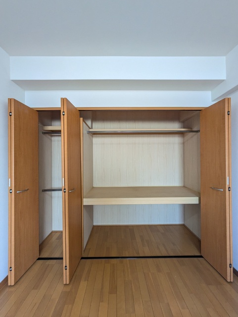 収納　★６帖洋室収納★