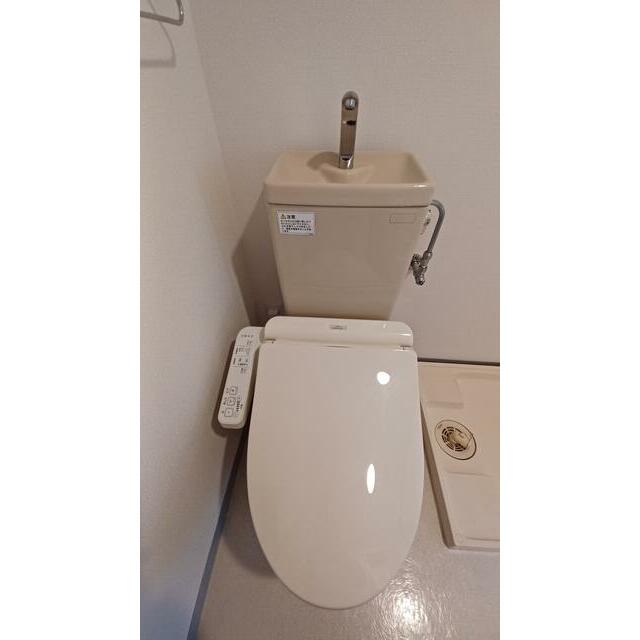 トイレ　※反転タイプ写真です