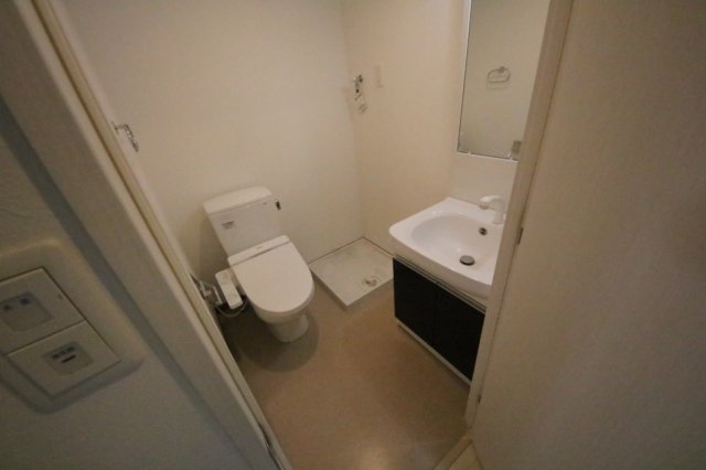洗面設備　コンパクトで使いやすい洗面所