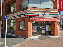 コンビニ　【コンビニエンスストア】セブンイレブン　神田神保町1丁目店（コンビニ）まで223m