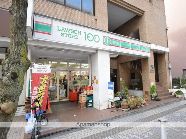 コンビニ　ローソンストア１００（コンビニ）まで265m