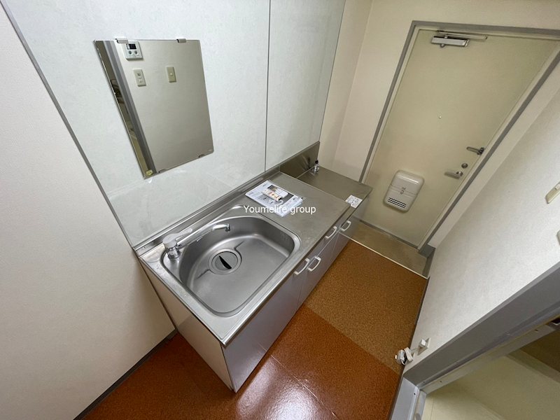 キッチン　反転別部屋参考になります。