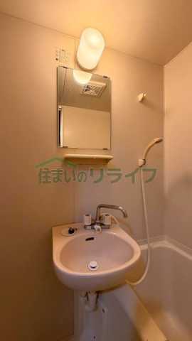洗面設備　別部屋の参考写真です