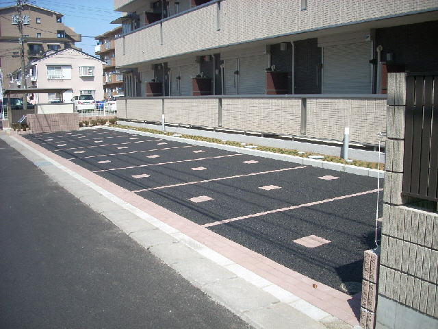 駐車場　駐車場