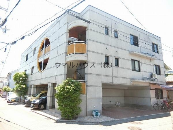 建物外観　鉄筋コンクリート造マンション！