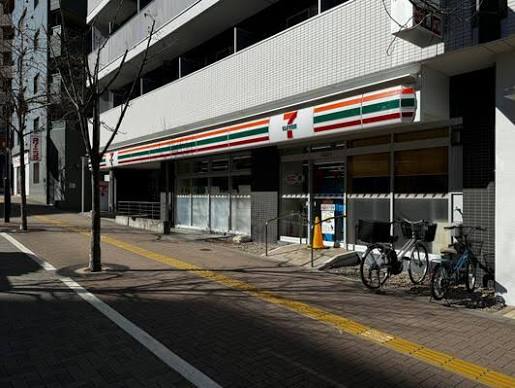 コンビニ　セブンイレブン新宿上落合3丁目山手通り店（コンビニ）まで300m