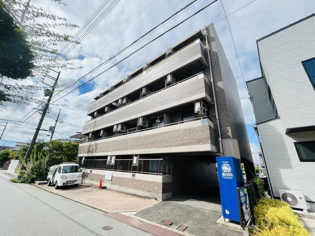 エステート弦四路の外観写真