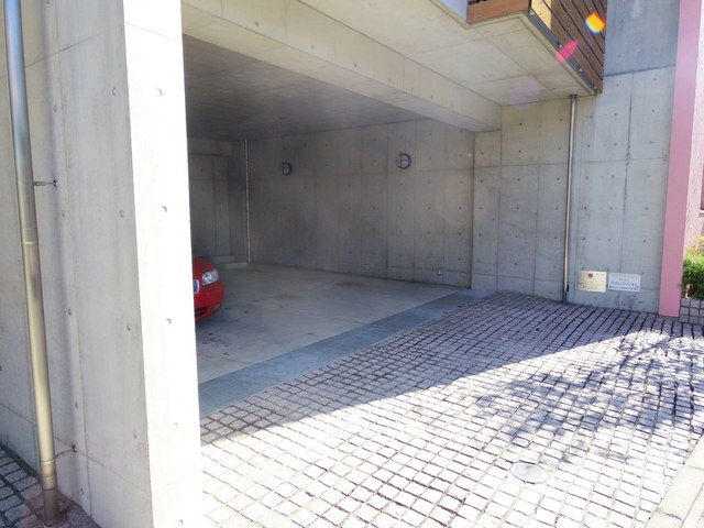駐車場　駐車場要空き確認