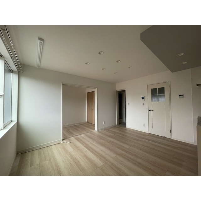 Rooms南万代の居間写真