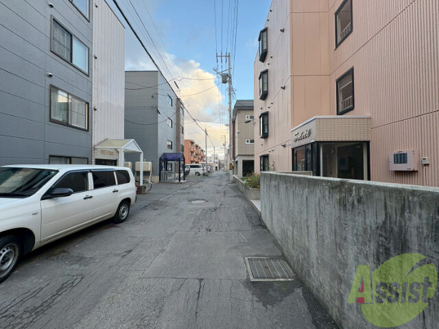 駐車場　前面道路