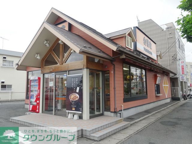飲食店　吉野家（飲食店）まで770m