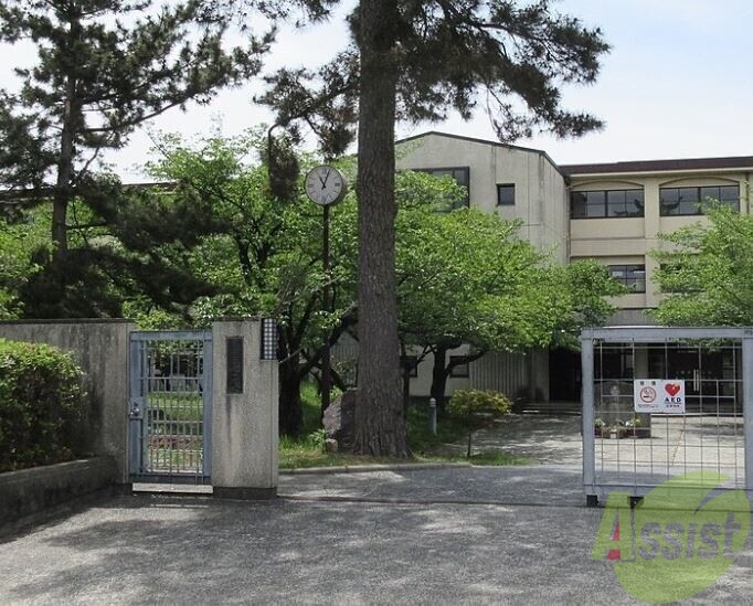 中学校　西宮市立甲陵中学校（中学校）まで941m