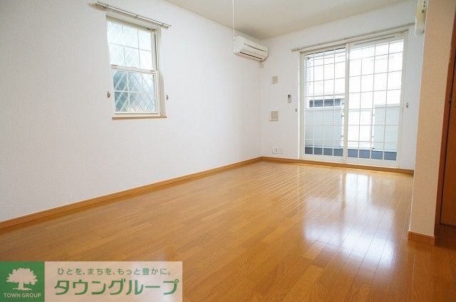 ラブリーハウスの居間写真