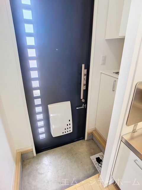 シャーメゾン彦根estの玄関写真