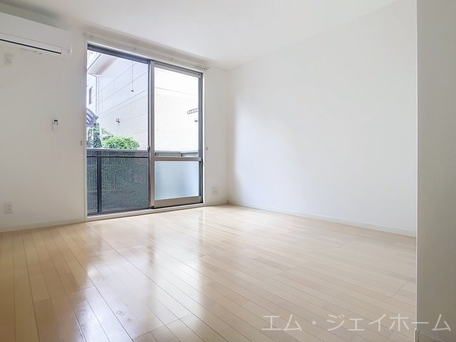 シャーメゾン彦根estの居間写真