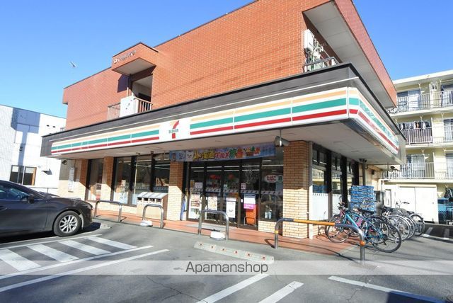 コンビニ　セブンイレブン（コンビニ）まで777m