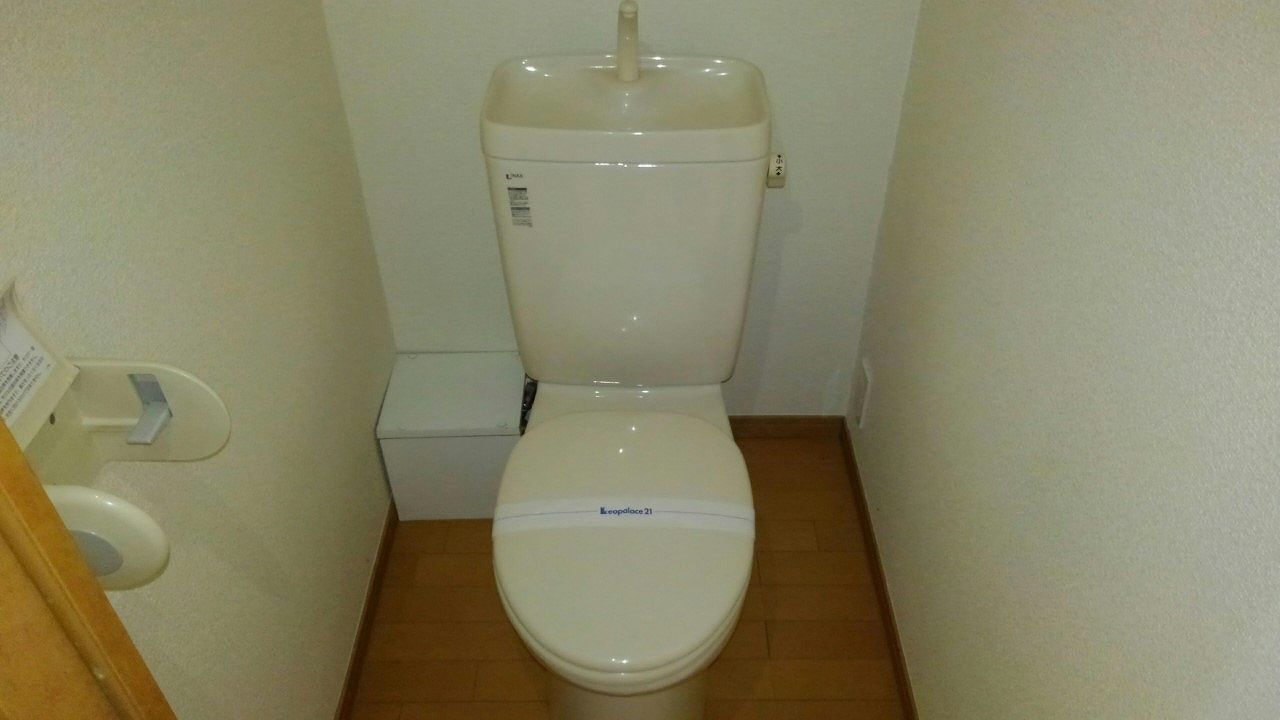 ＪＲ内房線 浜野駅 徒歩20分 2階建 築23年のトイレ写真