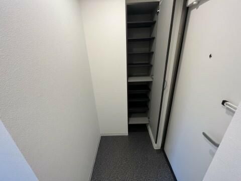 玄関　※別部屋参考写真