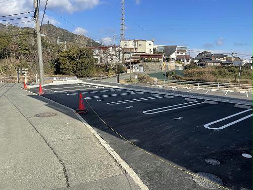 駐車場　駐車場
