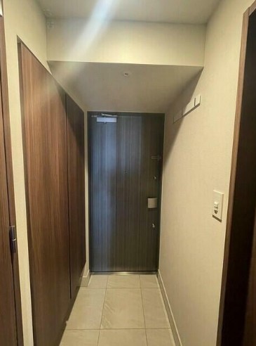 ドゥーエ府中IIの玄関写真