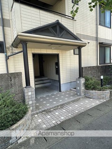 地下鉄鶴舞線 庄内緑地公園駅 徒歩16分 3階建 築31年の外観写真