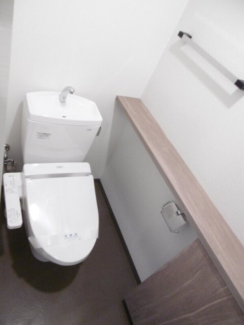 地下鉄七隈線 渡辺通駅 徒歩14分 14階建 築10年のトイレ写真