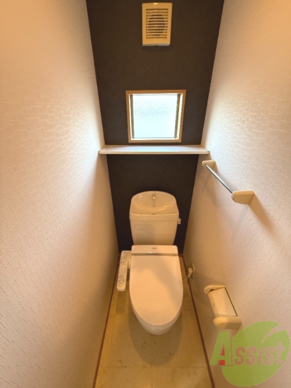 トイレ　トイレの写真です。シンプルで使いやすそうですね。
