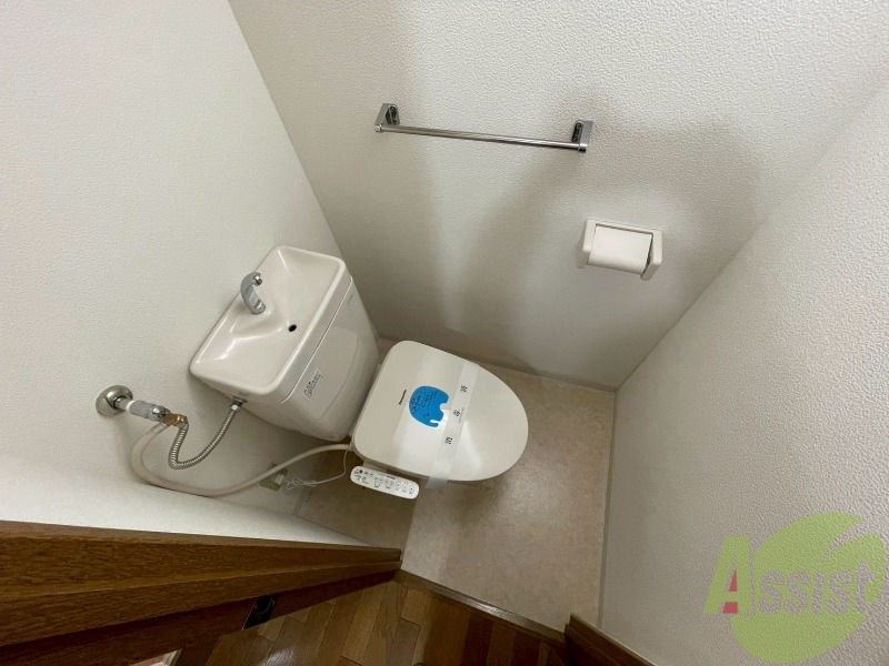 トイレ　ウォシュレット付きのトイレです。シャワートイレは日本の宝。