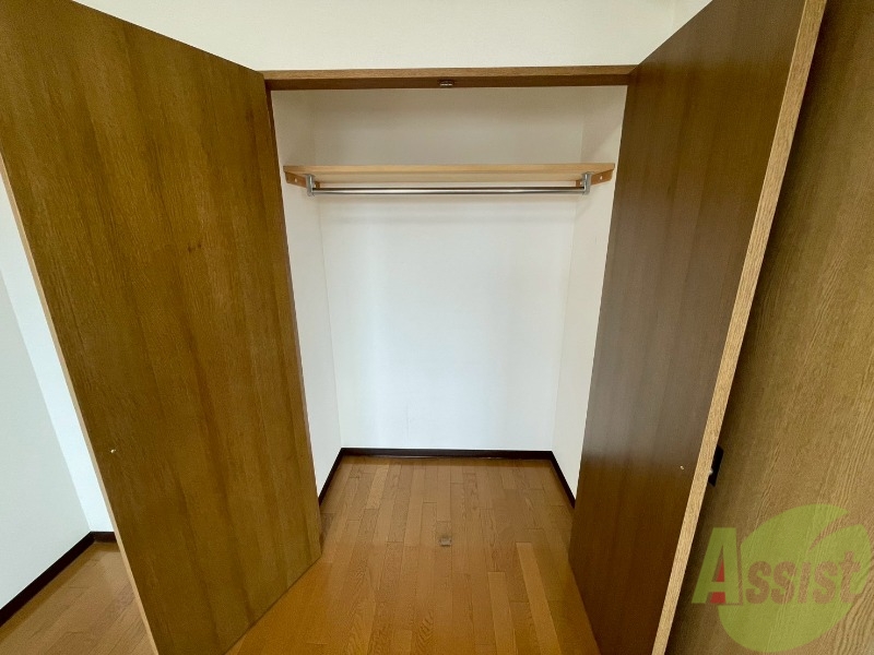 収納　寝室にあったクローゼット。荷物がたくさんあっても大丈夫。