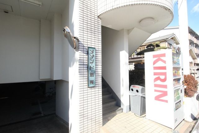 エントランス　★お部屋探しは株式会社タウンハウジング東京まで★