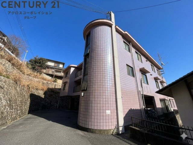 建物外観　敷地内に駐輪場があります♪