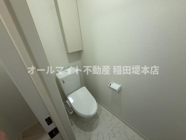 京王相模原線 若葉台駅 徒歩9分 2階建 築1年のトイレ写真