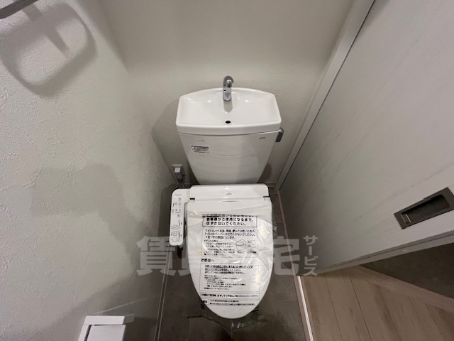 南海高野線 堺東駅 徒歩14分 3階建 築3年のトイレ写真