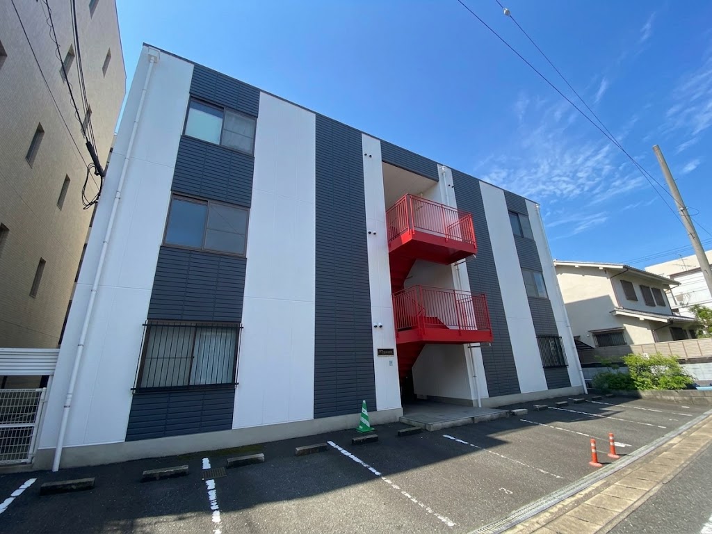 建物外観　敷地内に駐車場があります！