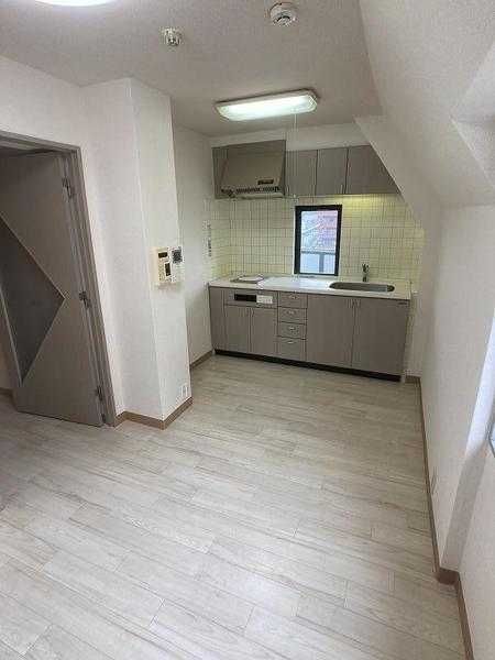 SIマンション保土ヶ谷の居間写真