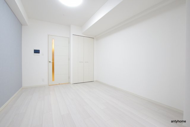 スプランディッド難波SOUTHの居間写真