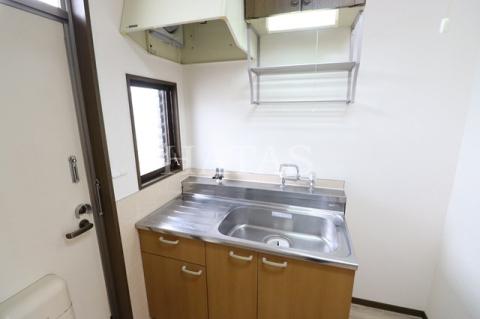 キッチン　同物件別部屋です。
