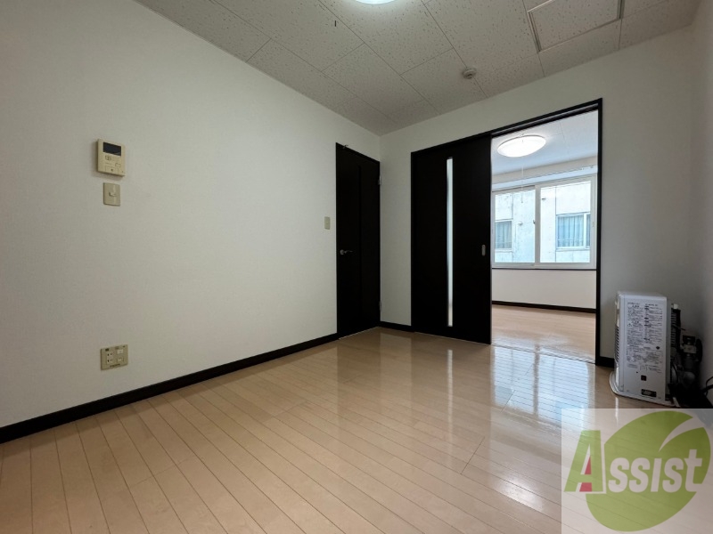 居室・リビング　明るいお部屋は気持ちよく過ごせそうですね。