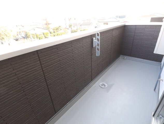 バルコニー　※同タイプの部屋写真です