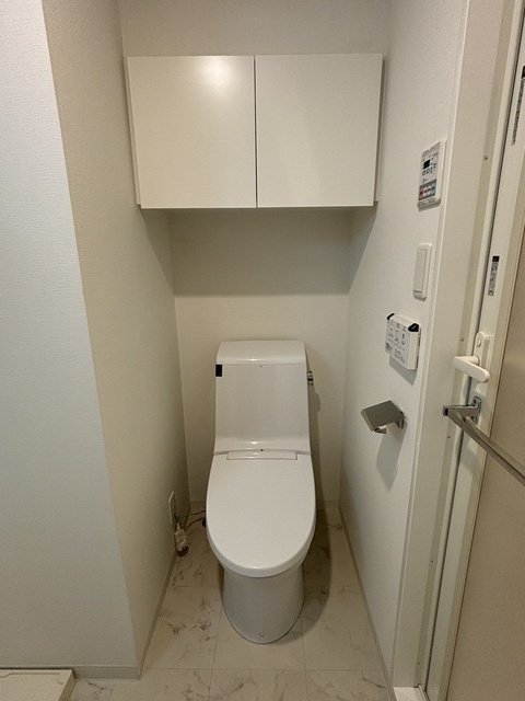 トイレ　温水洗浄便座　＊前回募集時の写真です